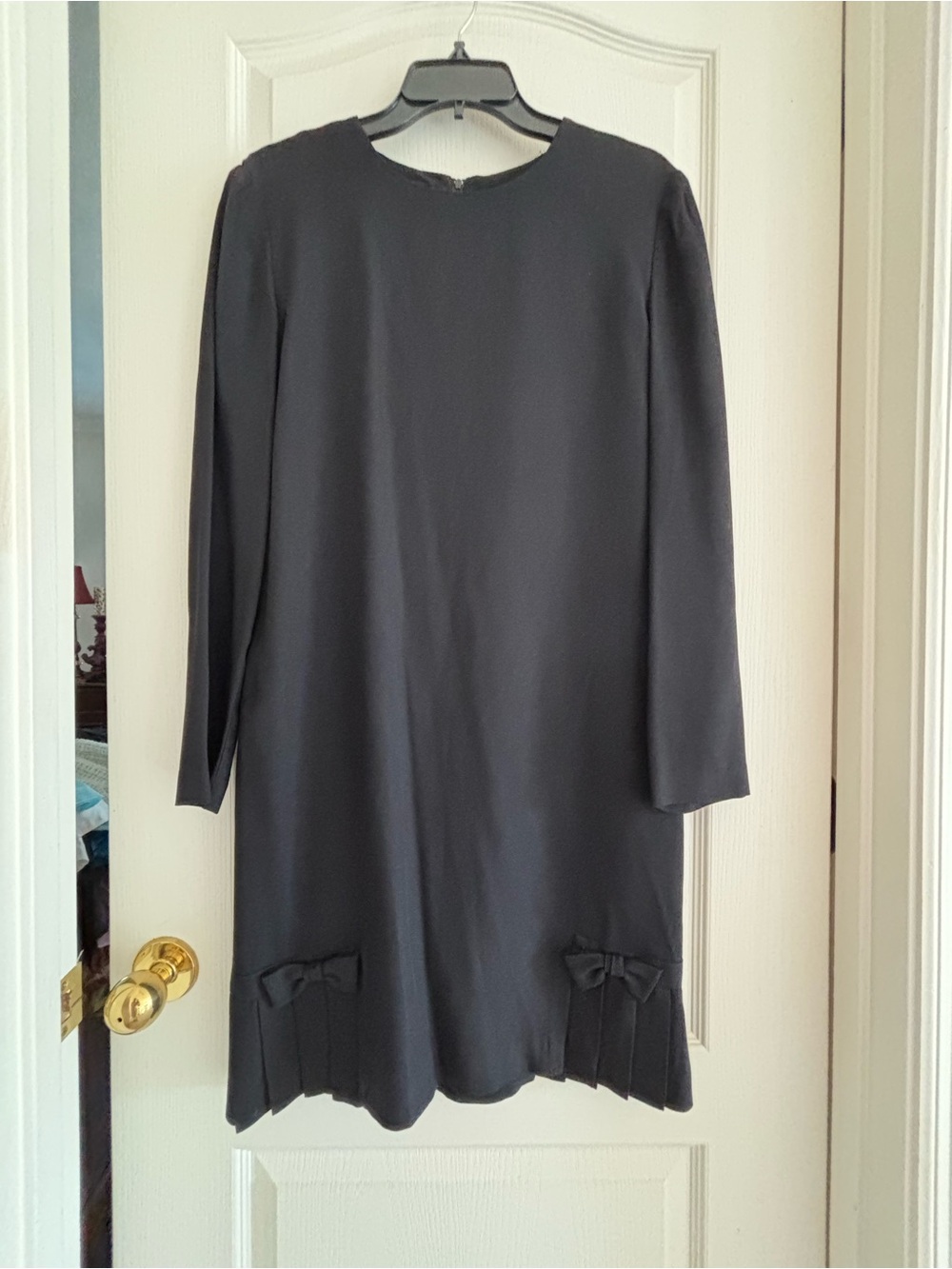 Donna Ricco sz 10 Vintage 90s Classic Black Long-Sleeve Dress bow & pleat detail